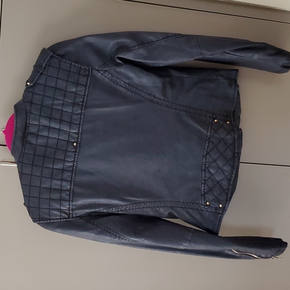 Forever 21 Black faux leather jacket - Picture 3 of 6